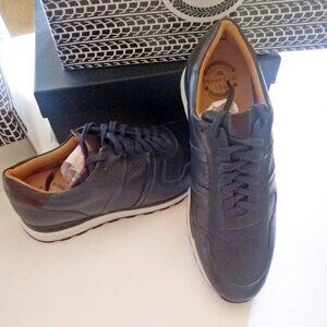NIB Navy Napa Leather Men's Casual Shoe Sneaker 9 MSRP $120
